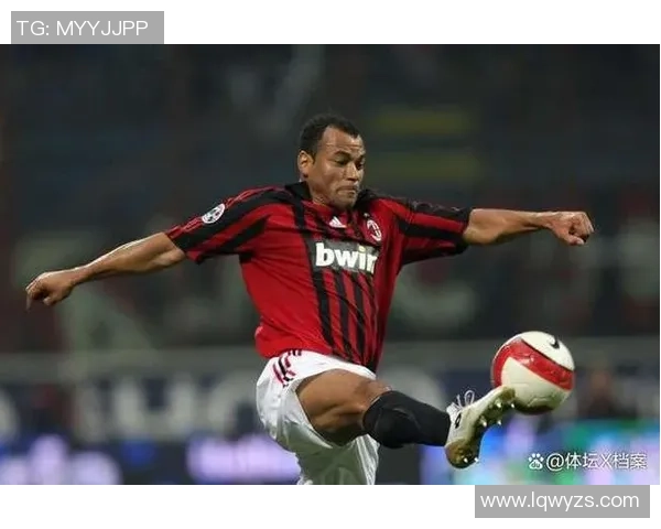 足球后场球员颜值排名：谁是最具魅力的后卫与门将之星